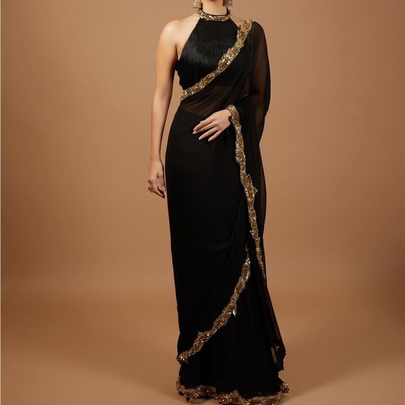 Selling Designer Tamanna Punjabi saree. Only worn once - Picture 2 of 3